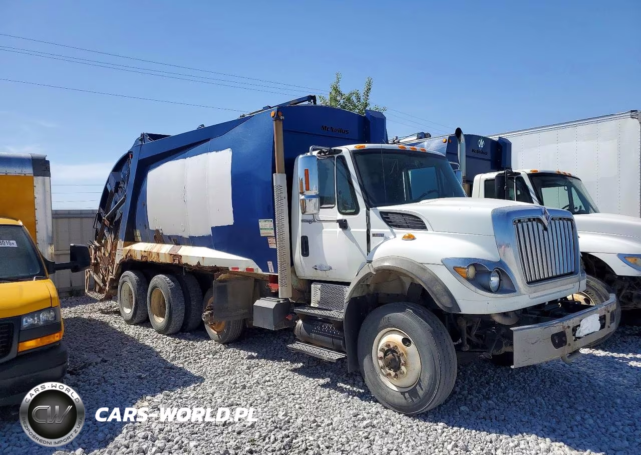 2011 International 7400 Refuse Truck