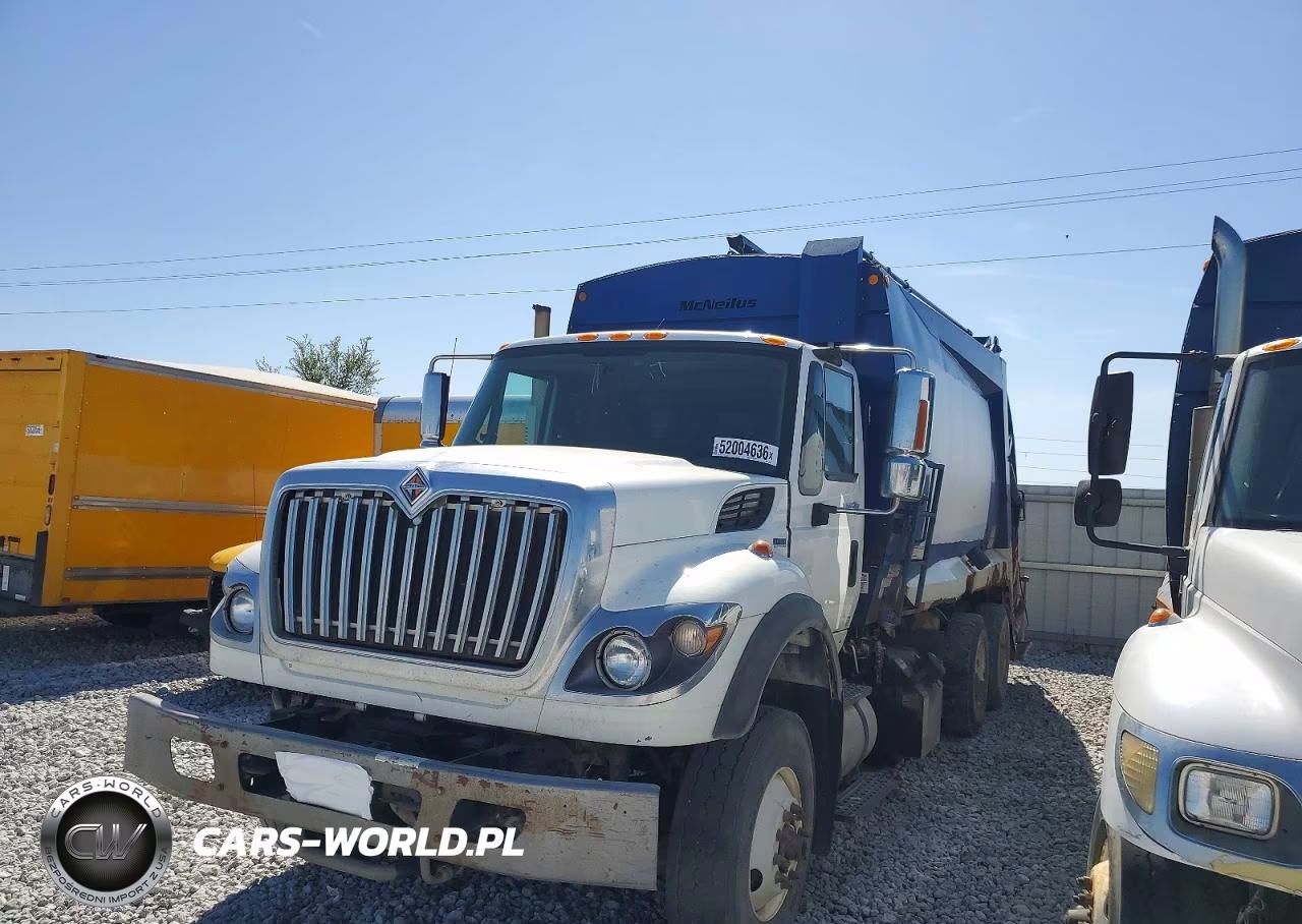 2011 International 7400 Refuse Truck VIN:1HTWGAAT5BJ424746 - 2