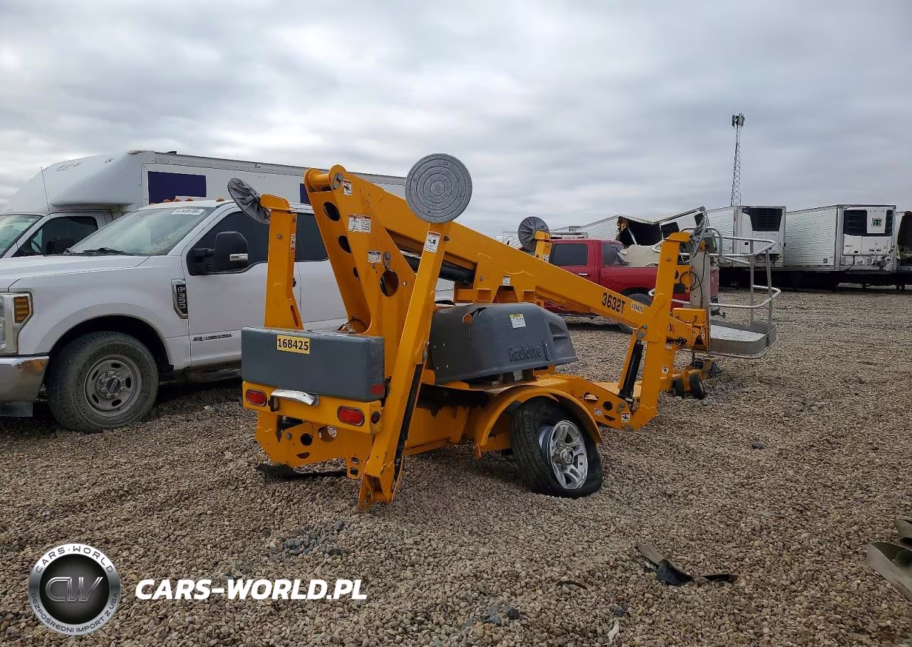 2023 Haulotte 3632T Boom Lift VIN:5CUTE2215PA000136 - 4