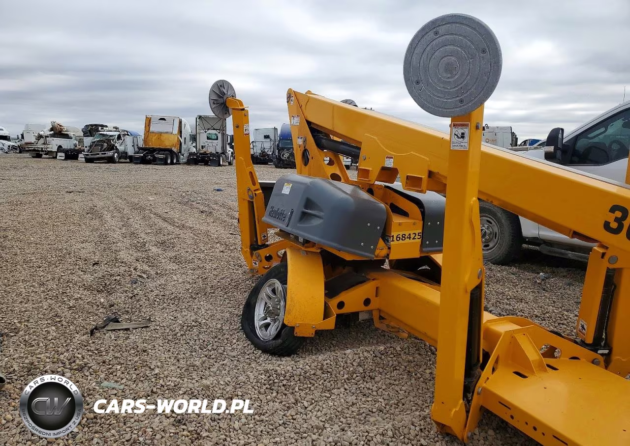 2023 Haulotte 3632T Boom Lift VIN:5CUTE2215PA000136 - 9