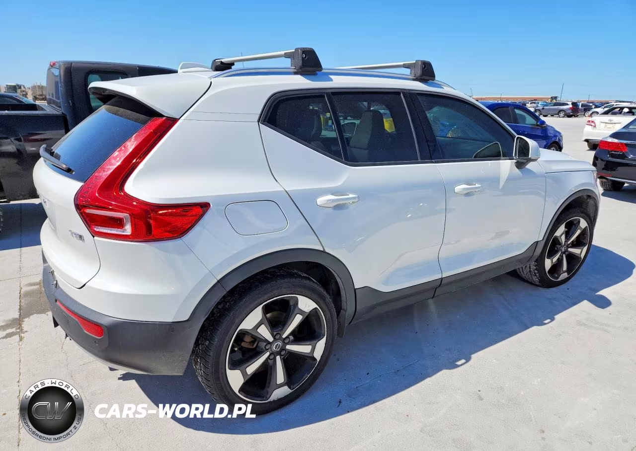 2019 Volvo Xc40 T5 Momentum VIN:YV4162XZ8K2014946 - 3