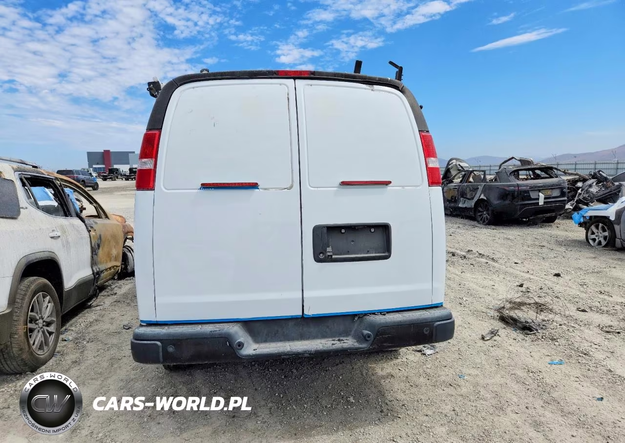 2021 Chevrolet Express G2500 VIN:1GCWGAFP7M1182974 - 10