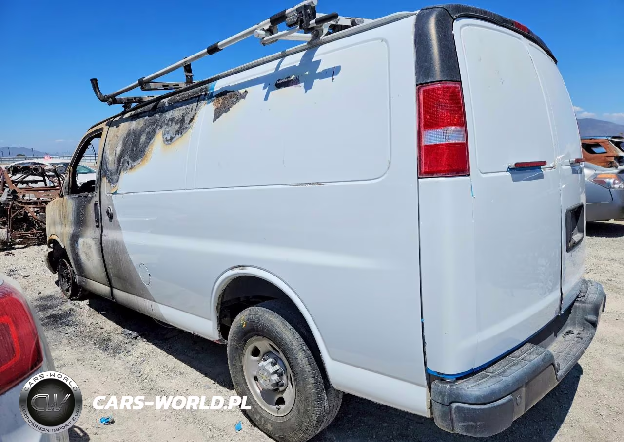 2021 Chevrolet Express G2500 VIN:1GCWGAFP7M1182974 - 2