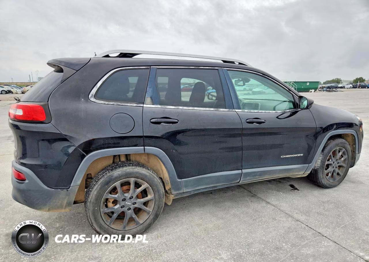 2017 Jeep Cherokee Latitude VIN:1C4PJLCB4HW574068 - 3