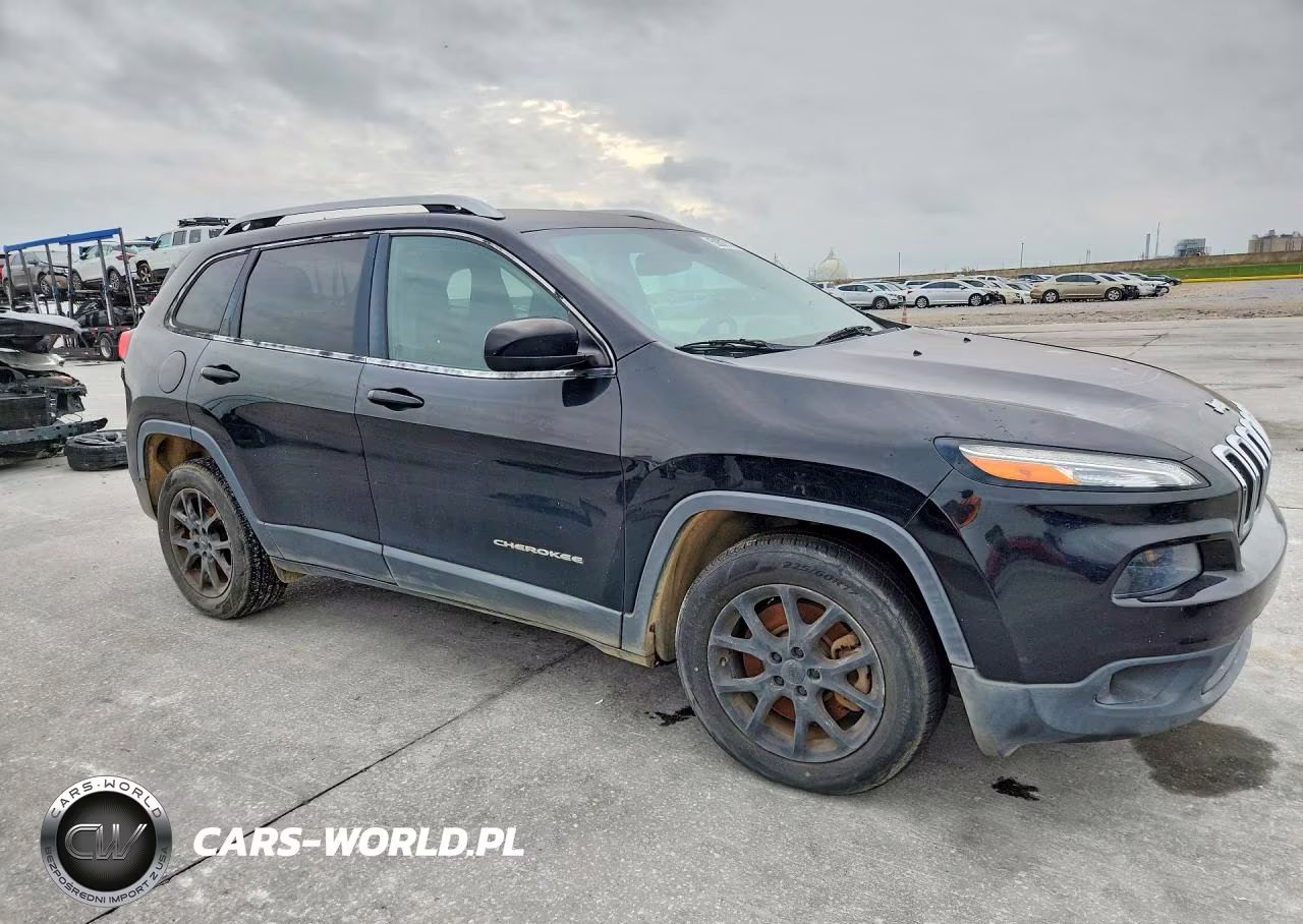 2017 Jeep Cherokee Latitude VIN:1C4PJLCB4HW574068 - 4