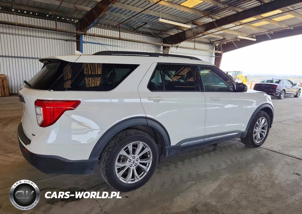 2020 Ford Explorer Xlt VIN:1FMSK8DHXLGA63423 - 3