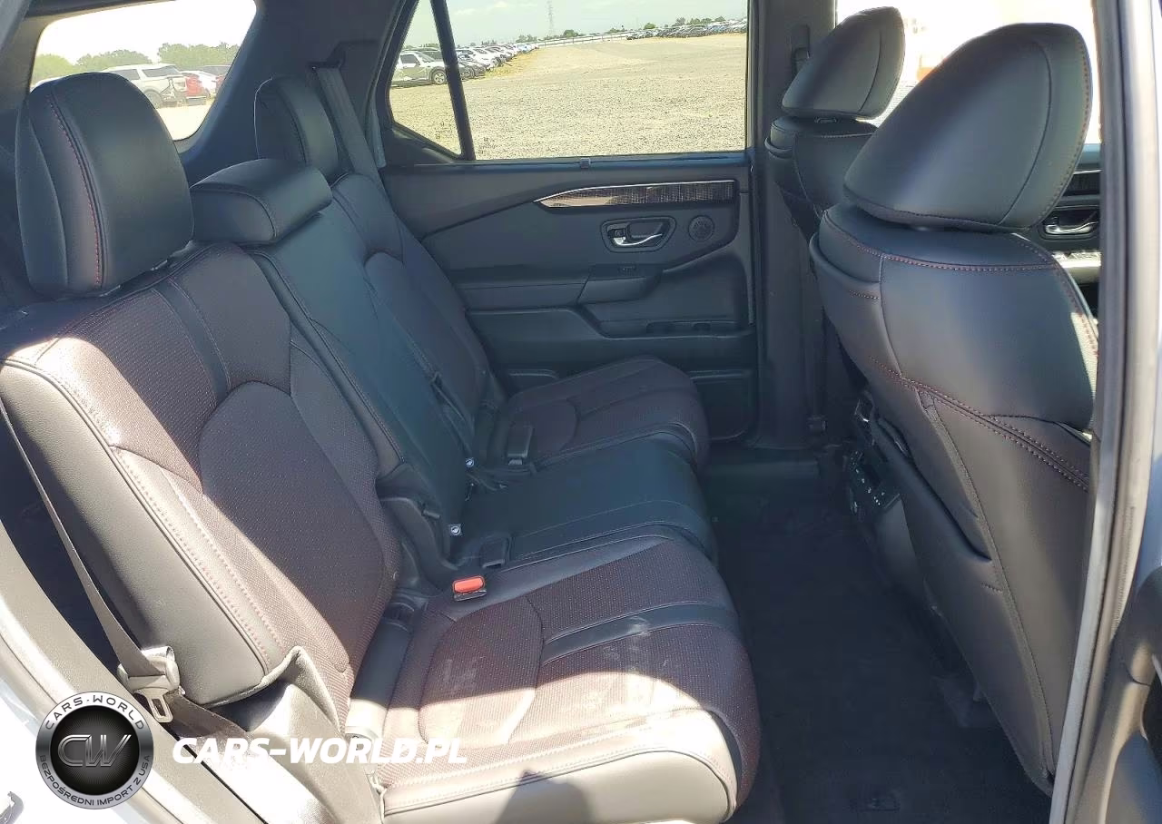 2025 Honda Pilot Black VIN:5FNYG1H99SB054859 - 11
