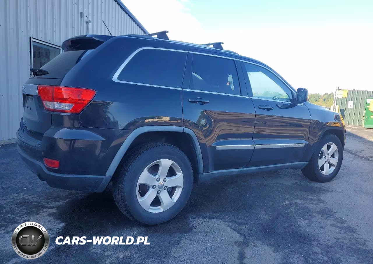 2011 Jeep Grand Cherokee Laredo VIN:1J4RR4GG2BC657630 - 3