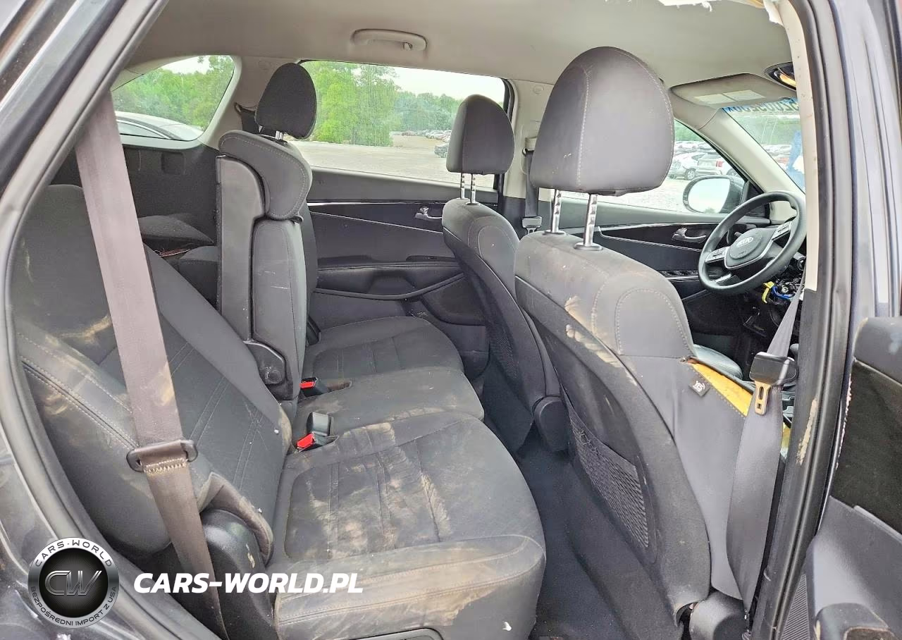 2020 Kia Sorento S VIN:5XYPGDA52LG619290 - 10