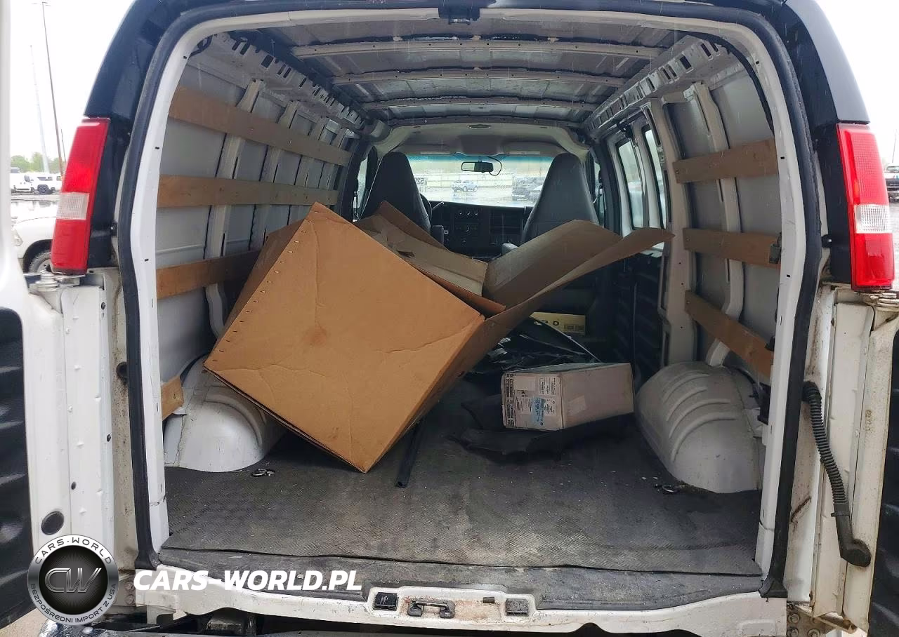 2022 Chevrolet Express G2500 VIN:1GCWGAFP7N1252118 - 10