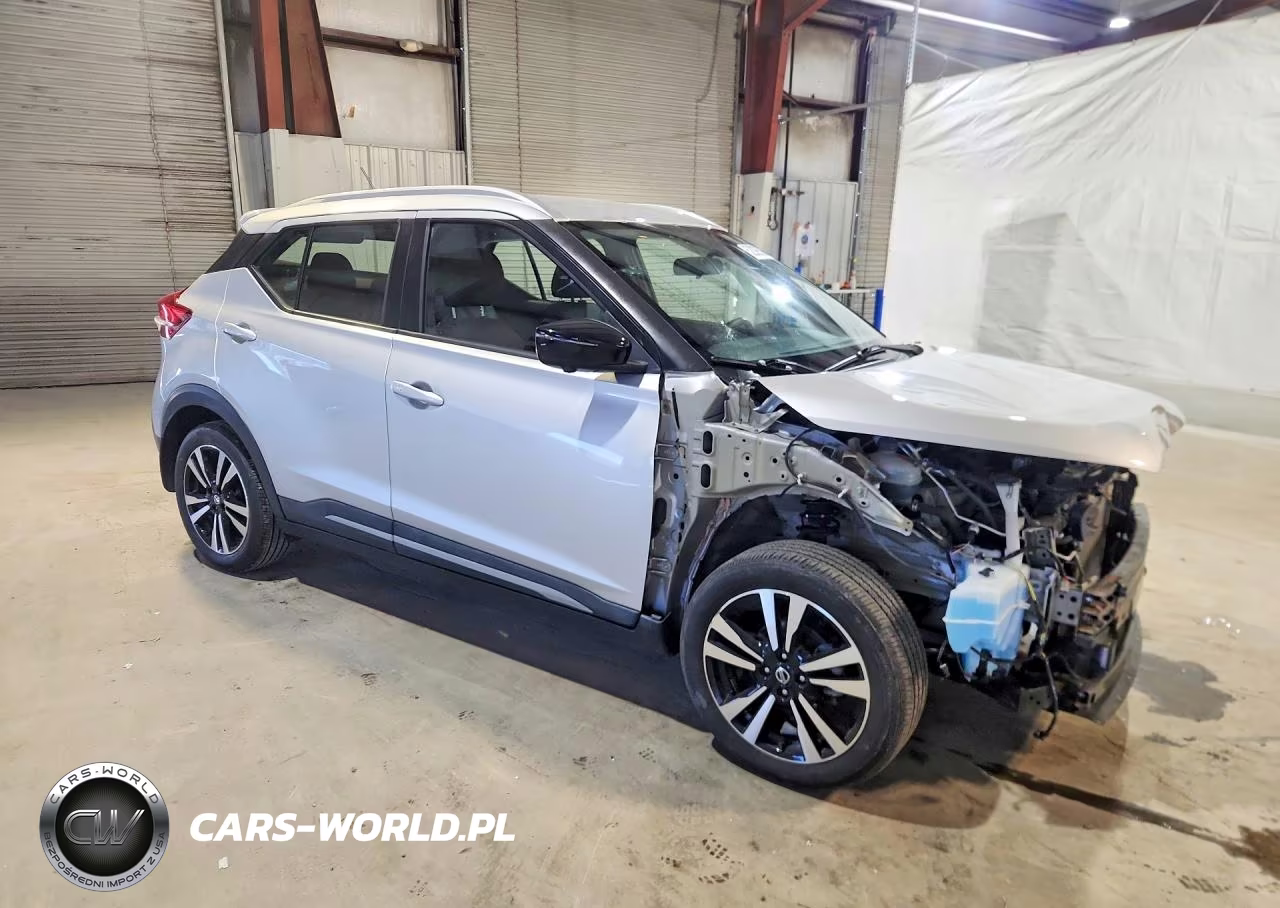 2019 Nissan Kicks Sr VIN:3N1CP5CU3KL515068 - 4