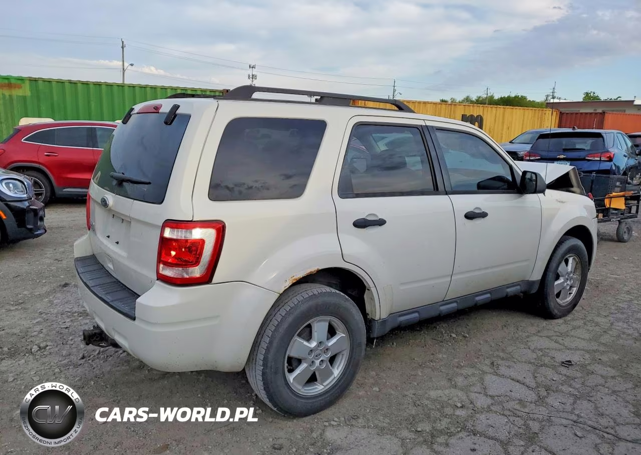 2011 Ford Escape Xlt VIN:1FMCU0D73BKA54551 - 3