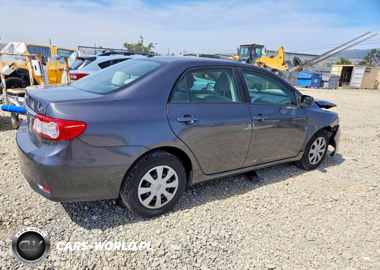 2011 Toyota Corolla Le VIN:JTDBU4EE2BJ099653 - 3