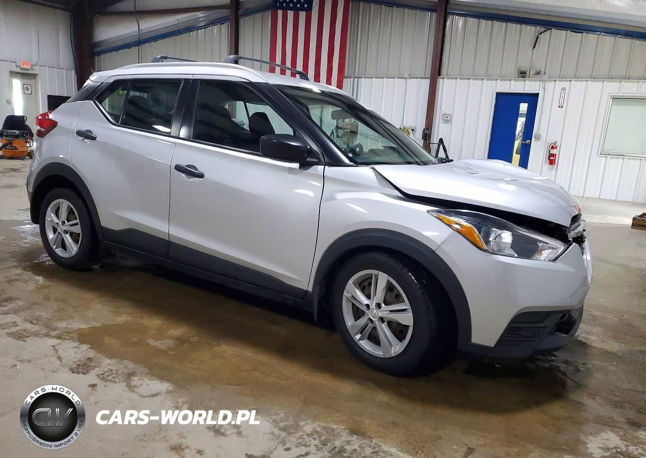 2019 Nissan Kicks S VIN:3N1CP5CU1KL539689 - 4