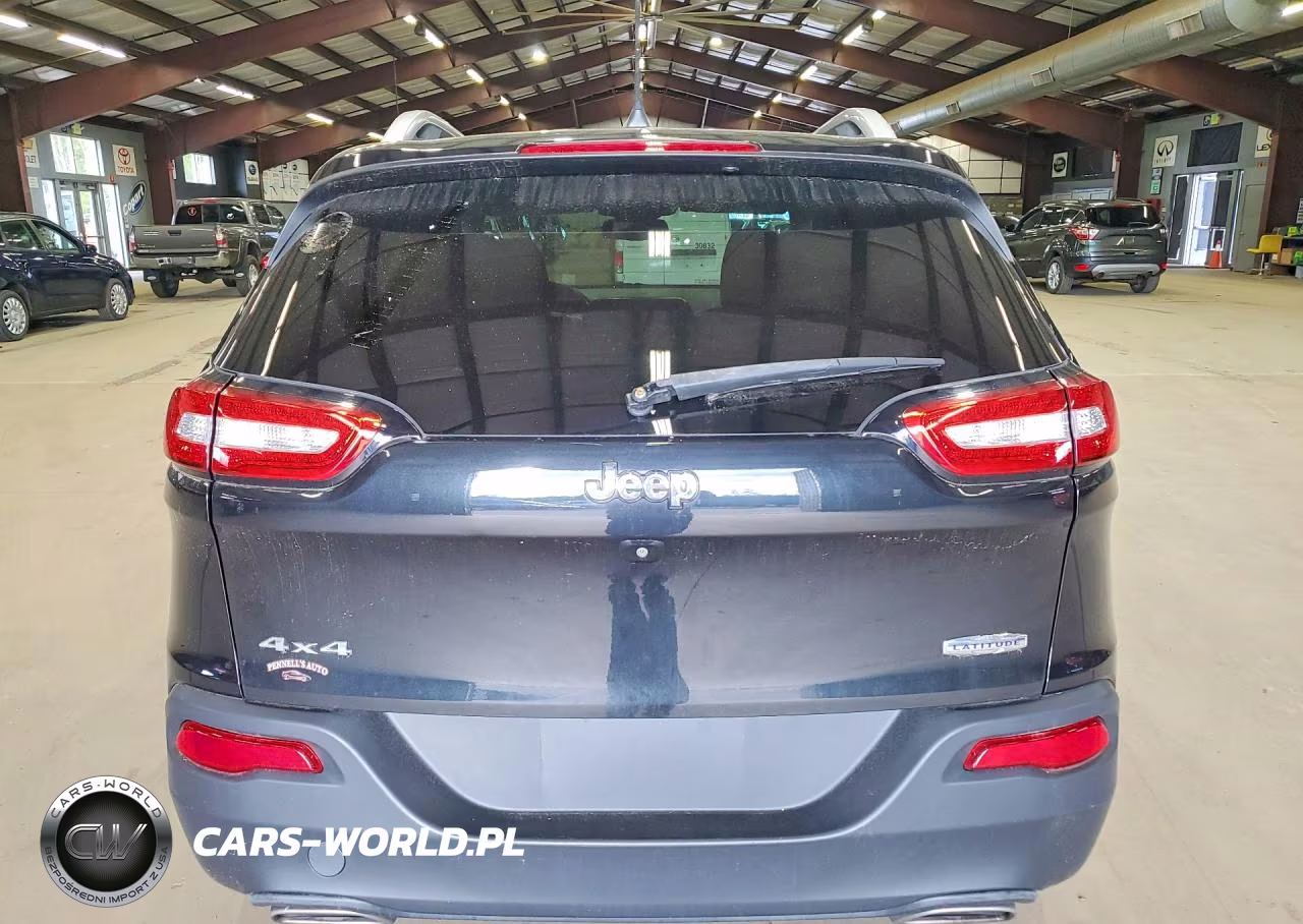 2015 Jeep Cherokee Latitude VIN:1C4PJMCS7FW793075 - 6