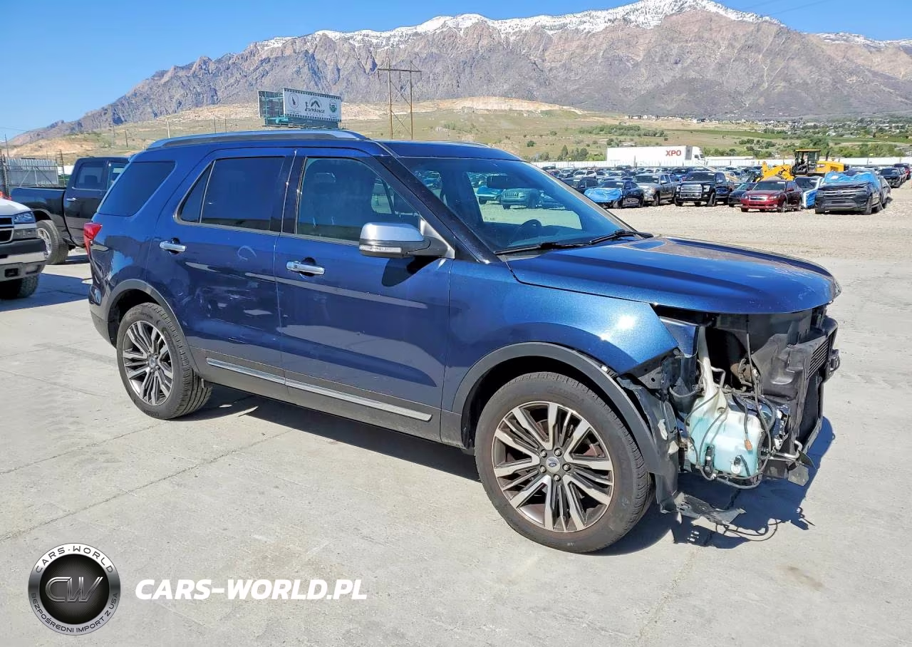 2017 Ford Explorer Platinum VIN:1FM5K8HT2HGD23557 - 4