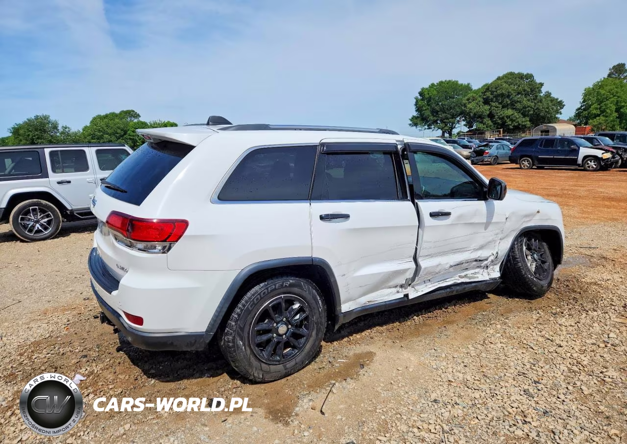2020 Jeep Grand Cherokee Laredo VIN:1C4RJEAG6LC219867 - 3
