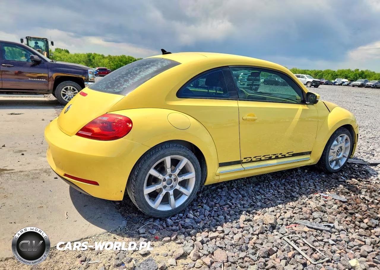2012 Volkswagen Beetle VIN:3VWJP7AT6CM642383 - 3