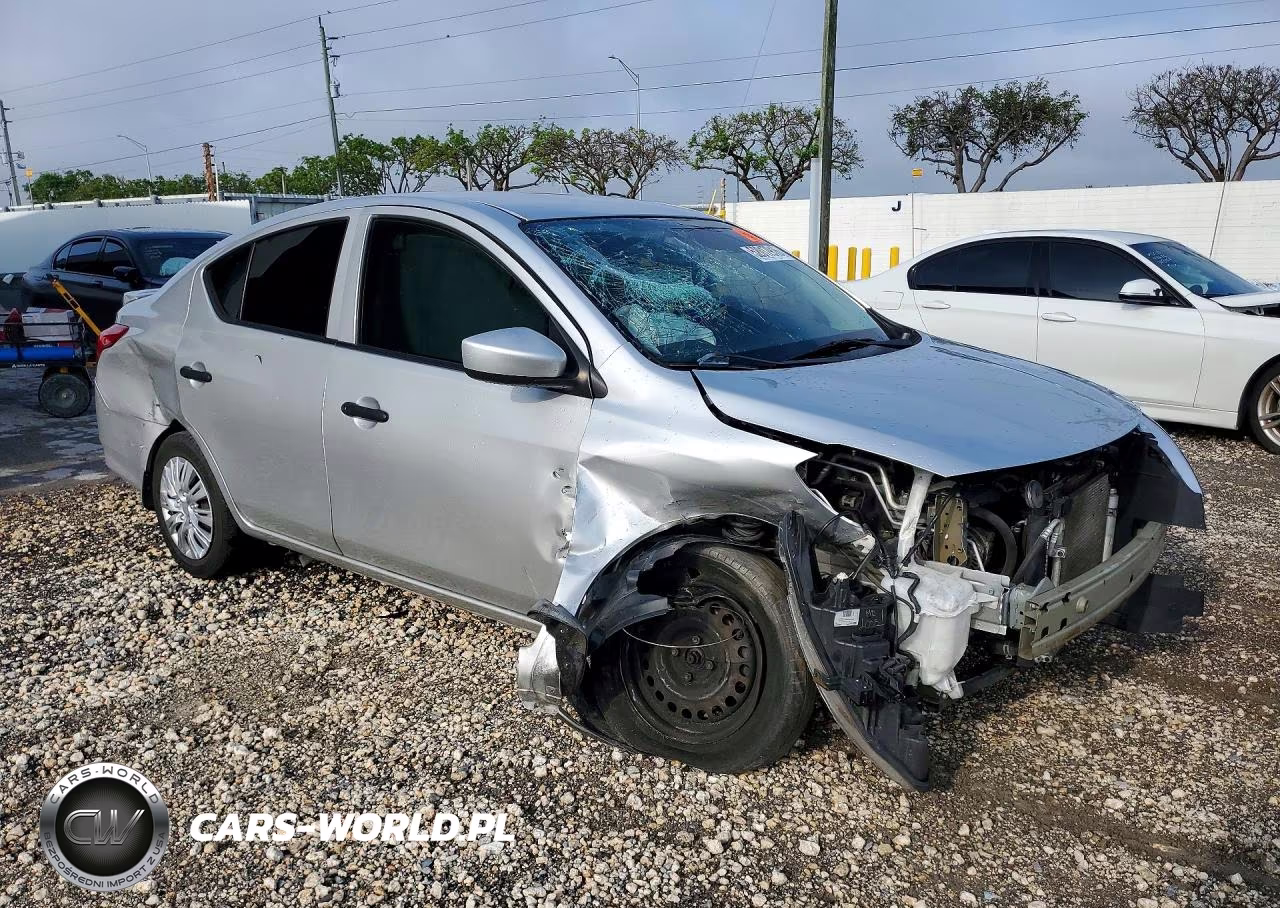 2018 Nissan Versa S Plus VIN:3N1CN7AP6JL859667 - 4