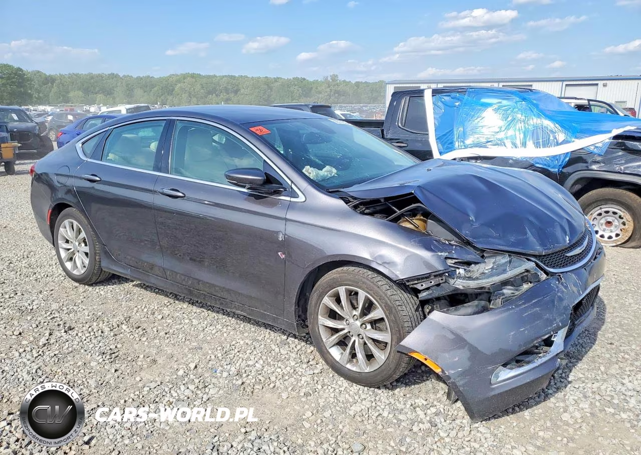 2015 Chrysler 200 C VIN:1C3CCCCG7FN690439 - 4
