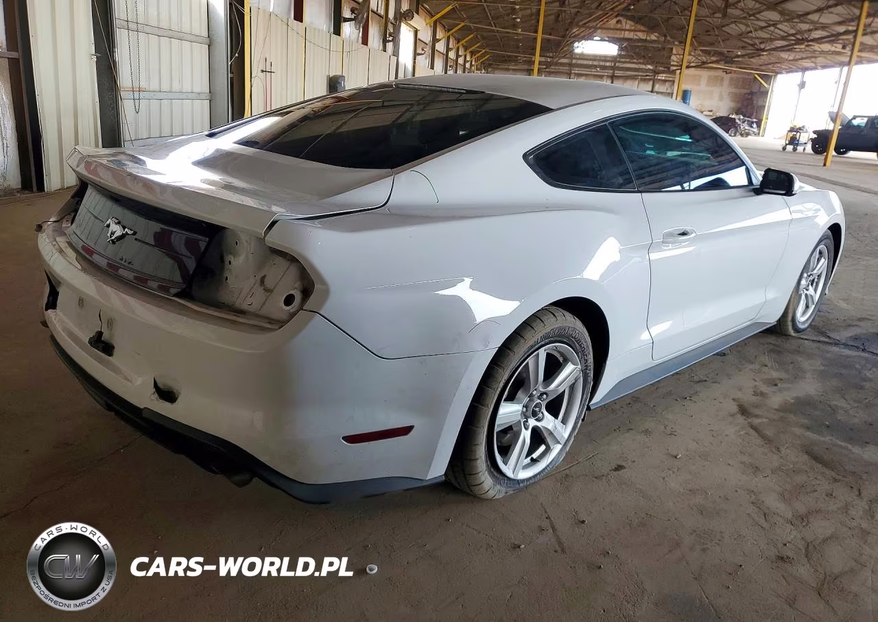 2018 Ford Mustang VIN:1FA6P8TH4J5176646 - 3