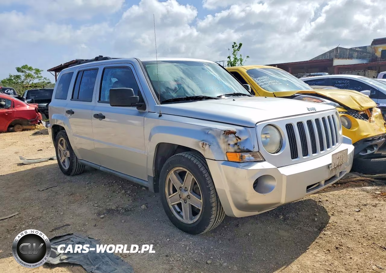 2008 Jeep Patriot Sport VIN:1J8FT28W08D701849 - 4