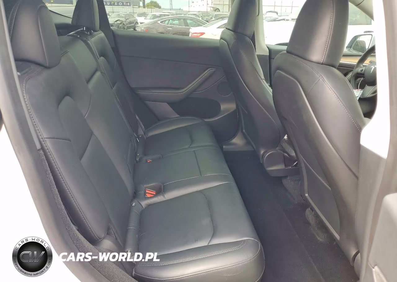2023 Tesla Model Y VIN:7SAYGDEE0PA071687 - 11