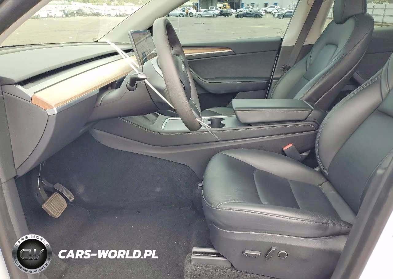 2023 Tesla Model Y VIN:7SAYGDEE0PA071687 - 7