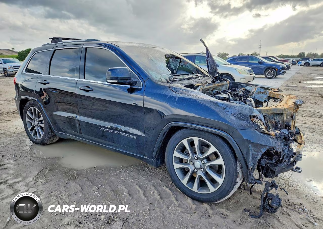 2018 Jeep Grand Cherokee Overland VIN:1C4RJFCM7JC421851 - 4