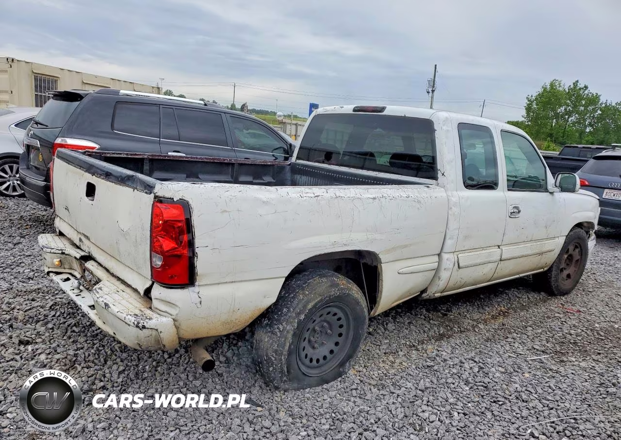 2005 Chevrolet Silverado C1500 VIN:1GCEC19X45Z289244 - 3