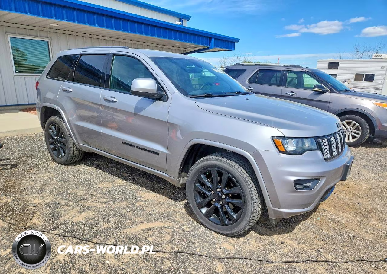 2017 Jeep Grand Cherokee Laredo VIN:1C4RJFAG9HC819358 - 4