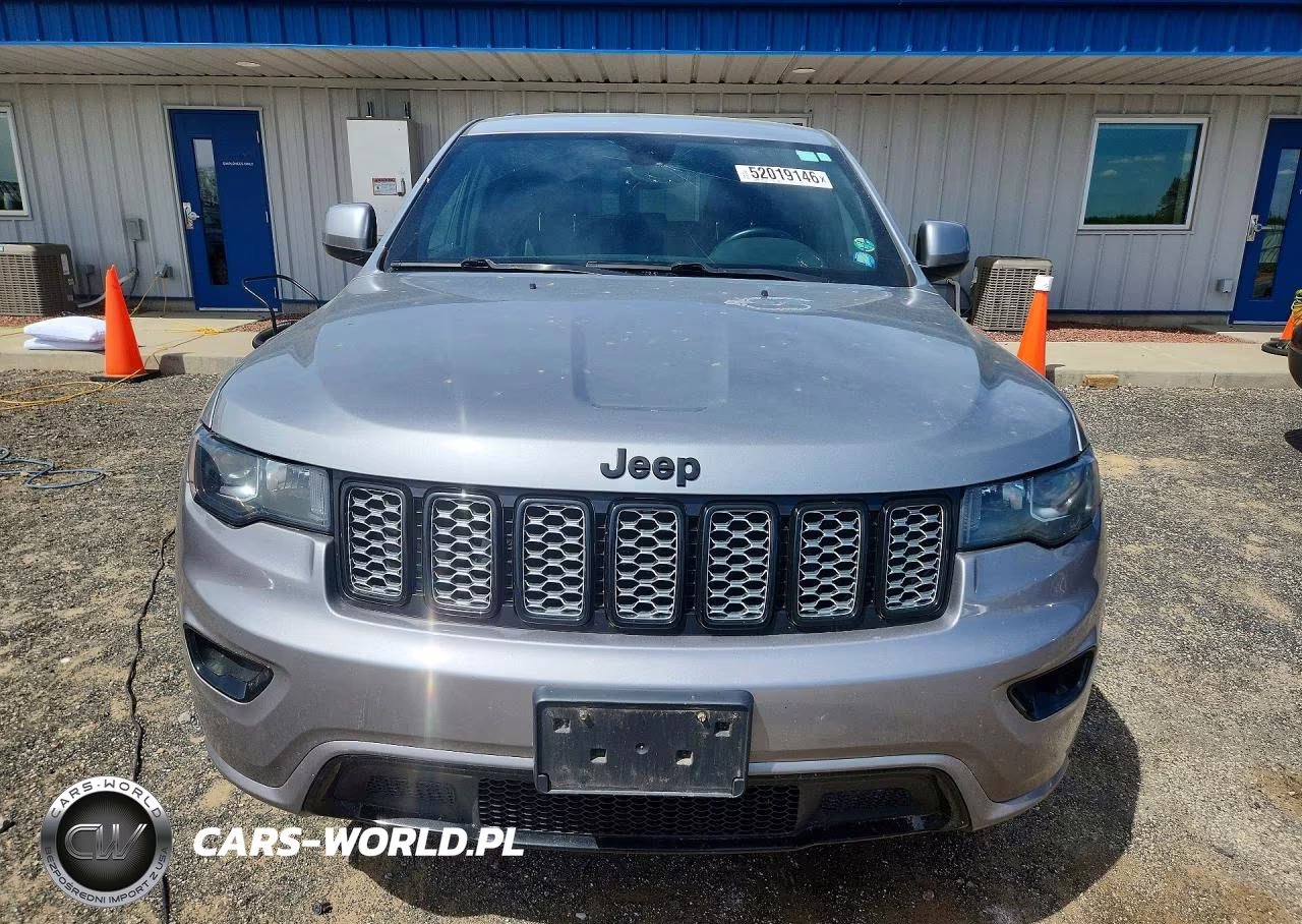 2017 Jeep Grand Cherokee Laredo VIN:1C4RJFAG9HC819358 - 5