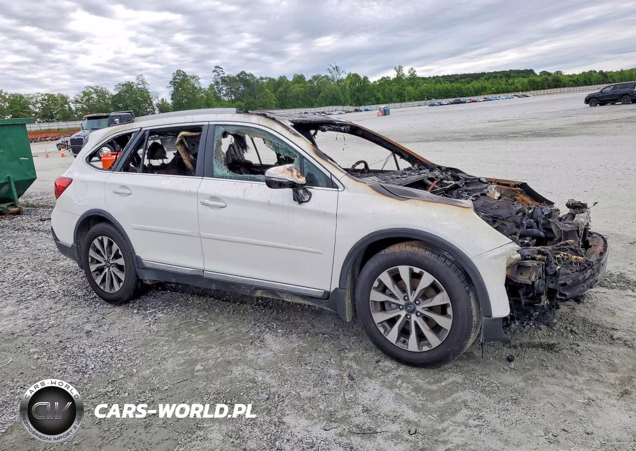 2019 Subaru Outback Touring VIN:4S4BSATC0K3376709 - 4