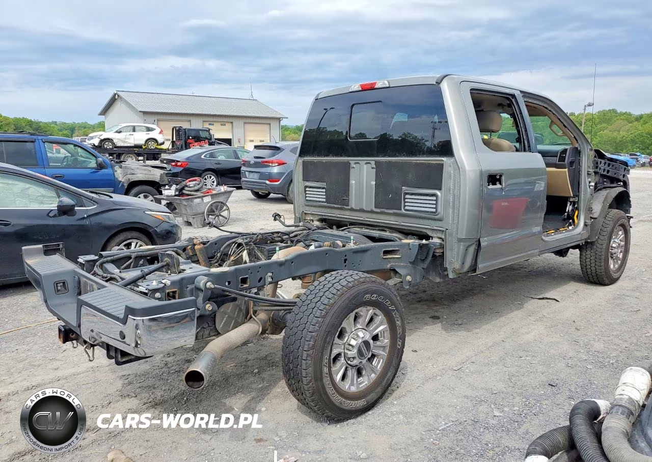 2019 Ford F250 Super Duty VIN:1FT7W2B67KEF26934 - 3