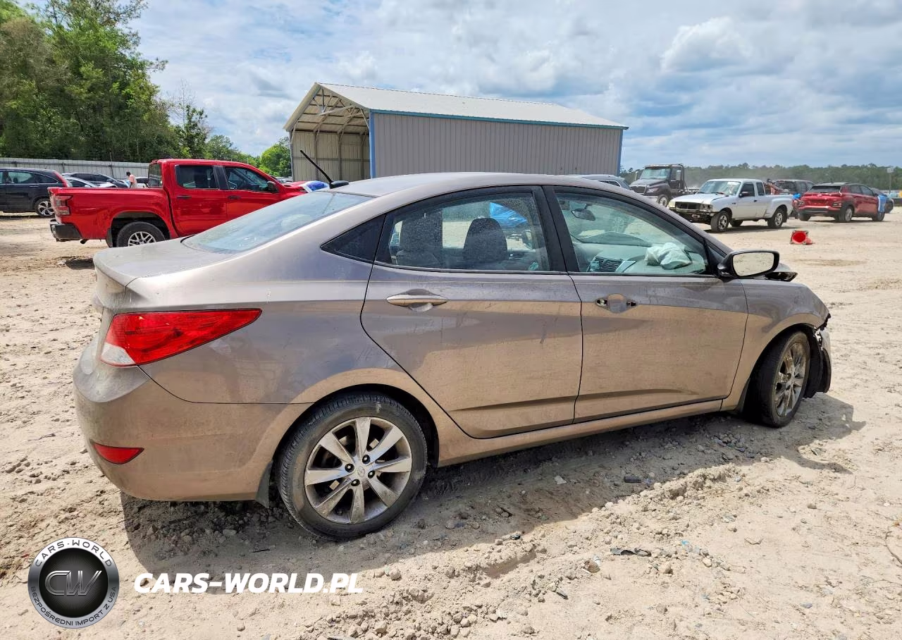 2013 Hyundai Accent Gls VIN:KMHCU4AE4DU277652 - 3
