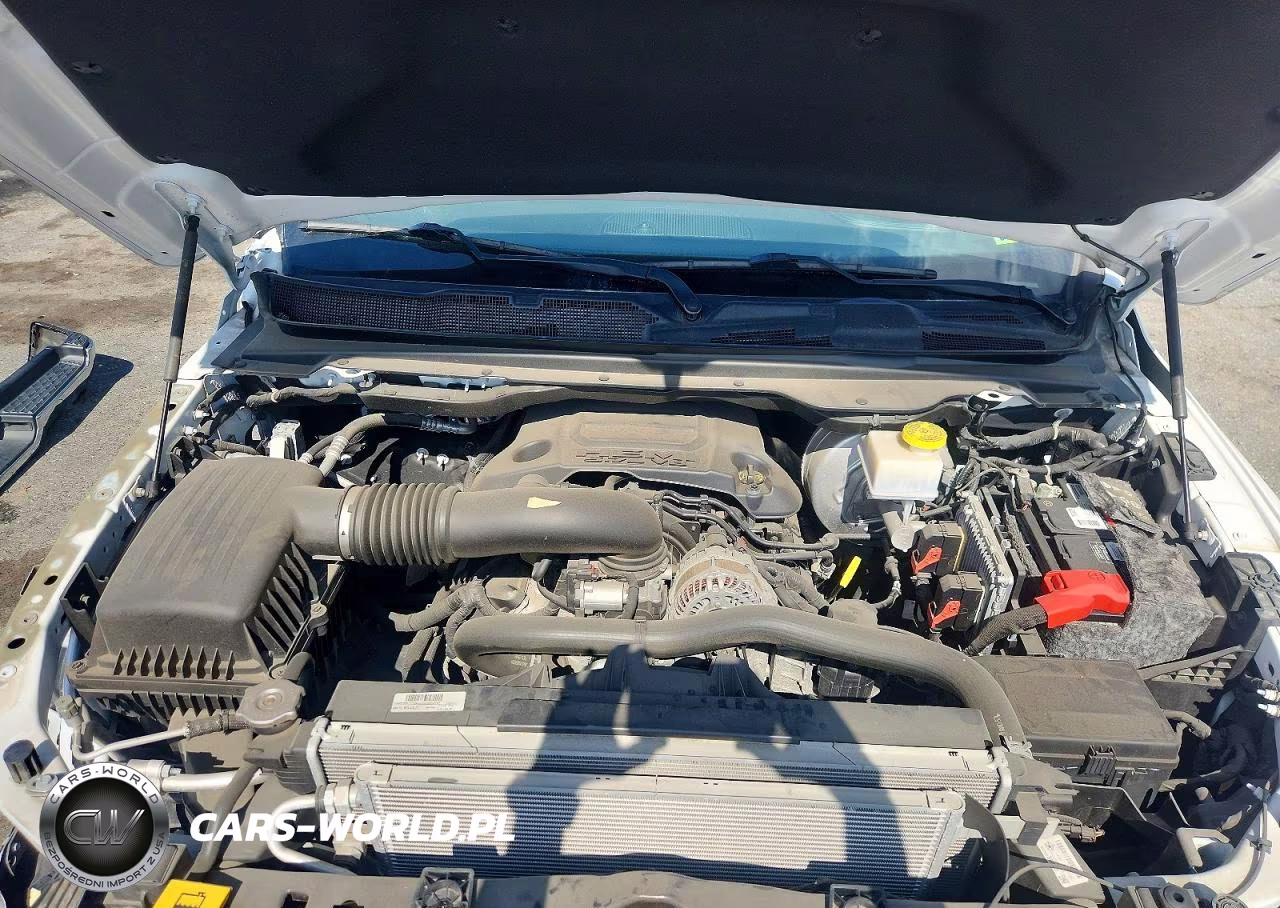 2020 Ram 1500 Laramie VIN:1C6SRFJT6LN353464 - 11