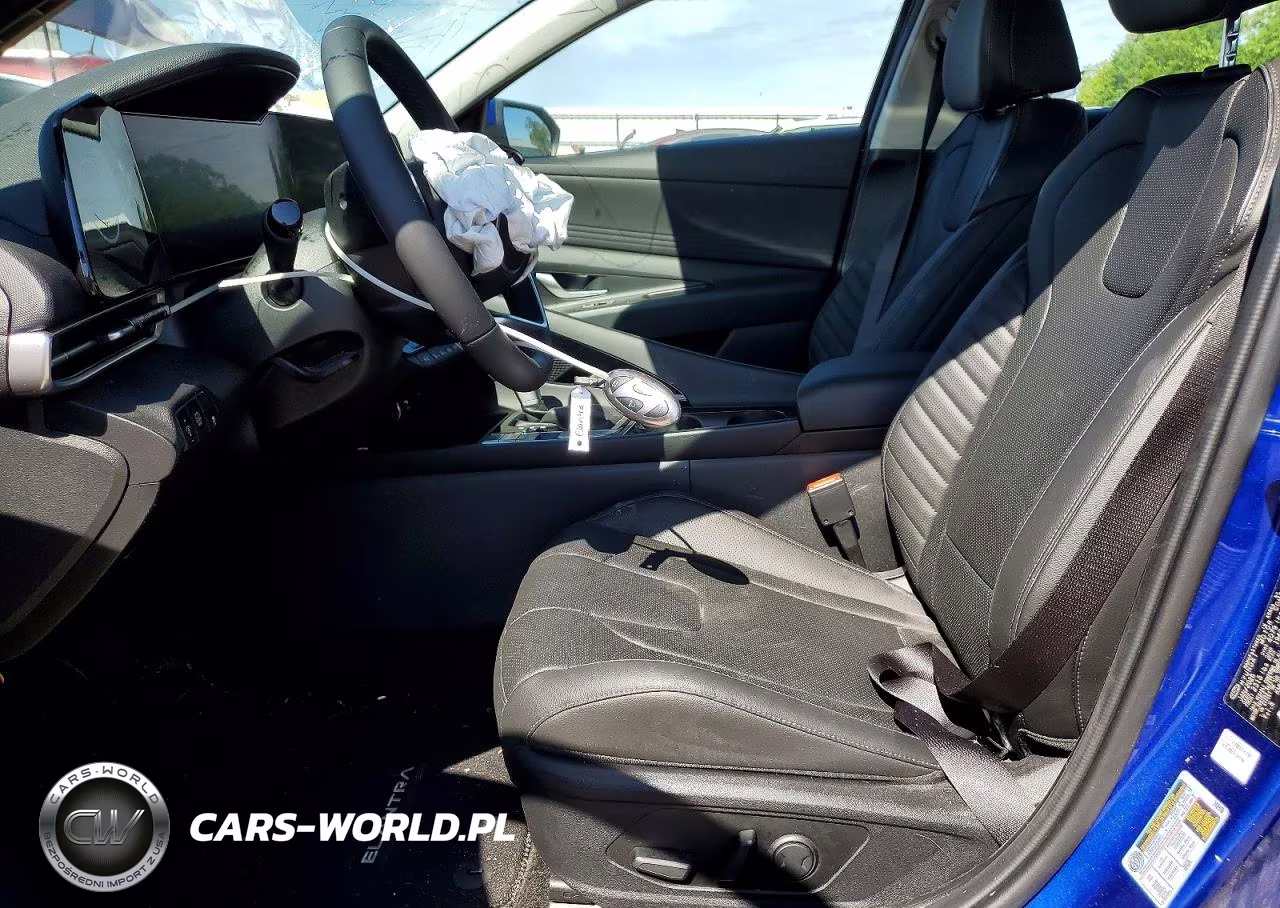 2025 Hyundai Elantra Limited VIN:KMHLN4DJ3SU142214 - 7