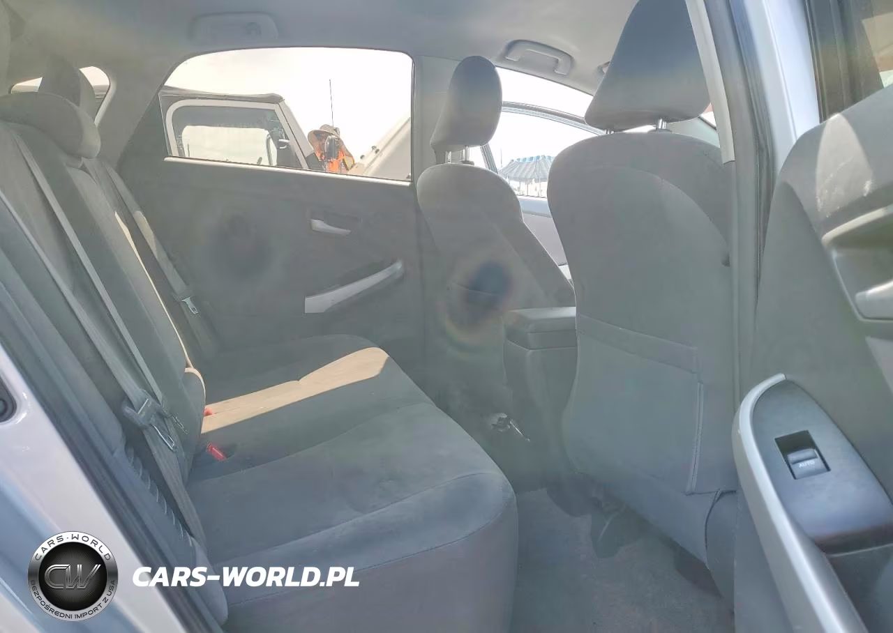 2011 Toyota Prius Two VIN:JTDKN3DU5B0281627 - 10