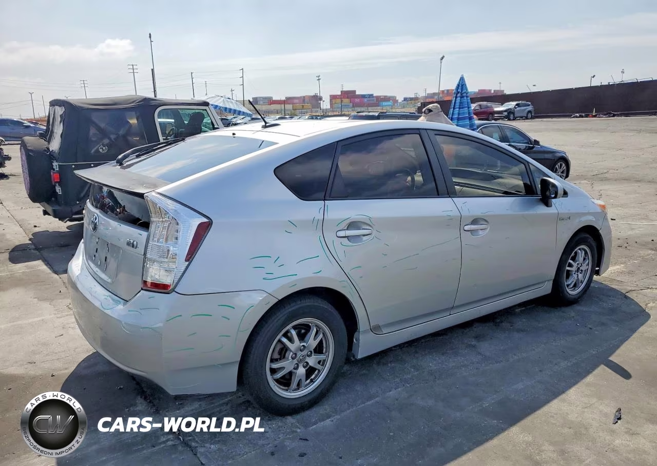 2011 Toyota Prius Two VIN:JTDKN3DU5B0281627 - 3