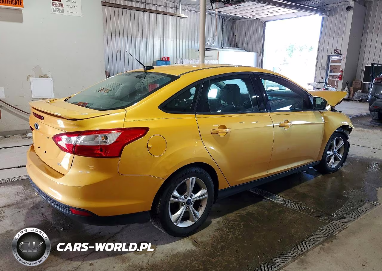 2012 Ford Focus Se VIN:1FAHP3F24CL310475 - 3