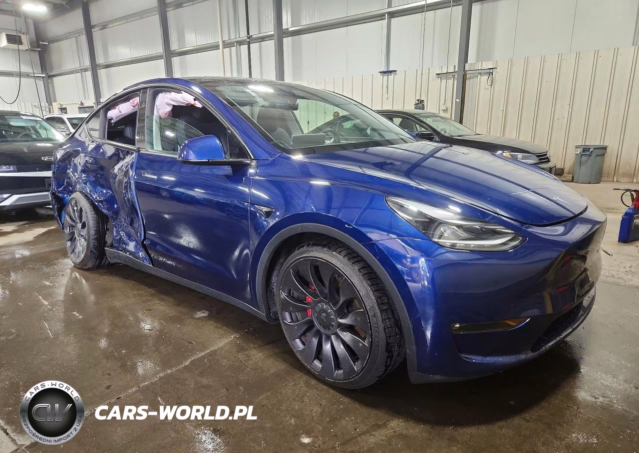 2023 Tesla Model Y VIN:7SAYGDEF5PF827347 - 4