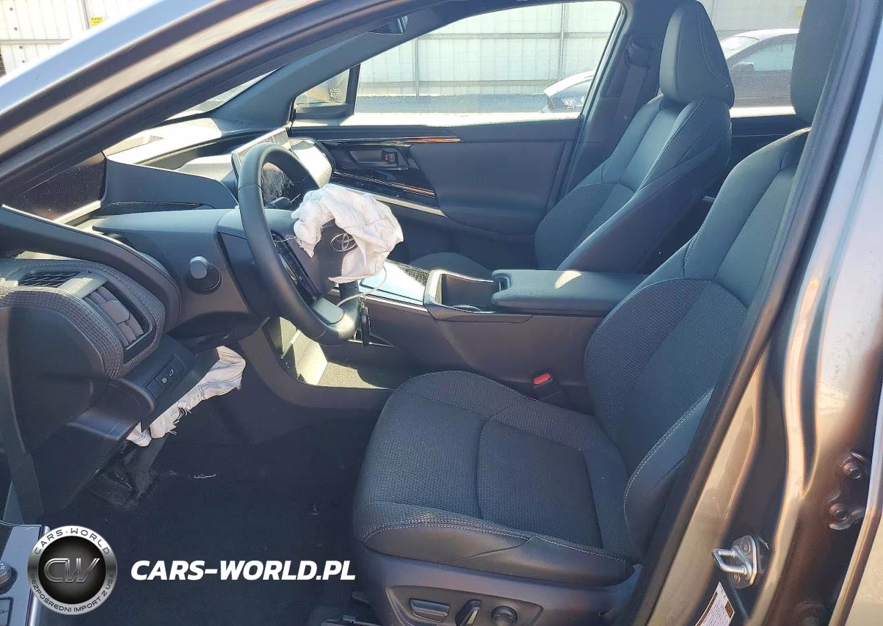 2025 Toyota Bz4X Xle VIN:JTMAAAAA7SA070414 - 7