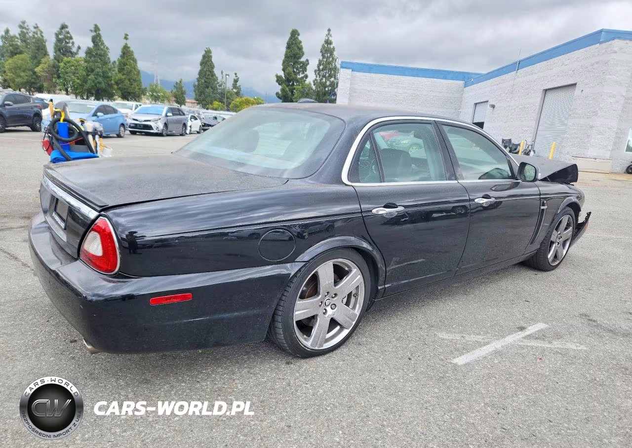 2008 Jaguar Xj8 VIN:SAJWA71B28SH23935 - 3