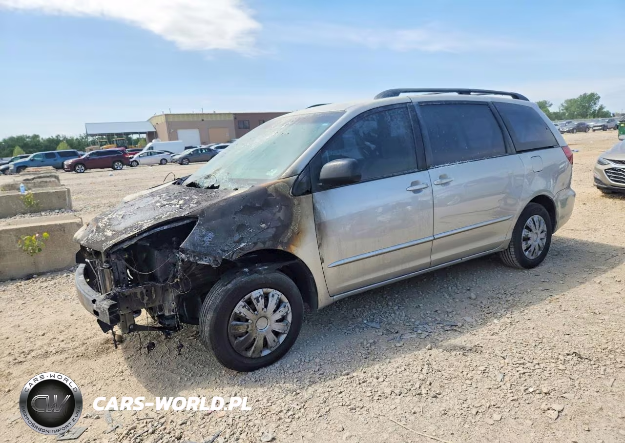 2005 Toyota Sienna Ce 8 Passenger