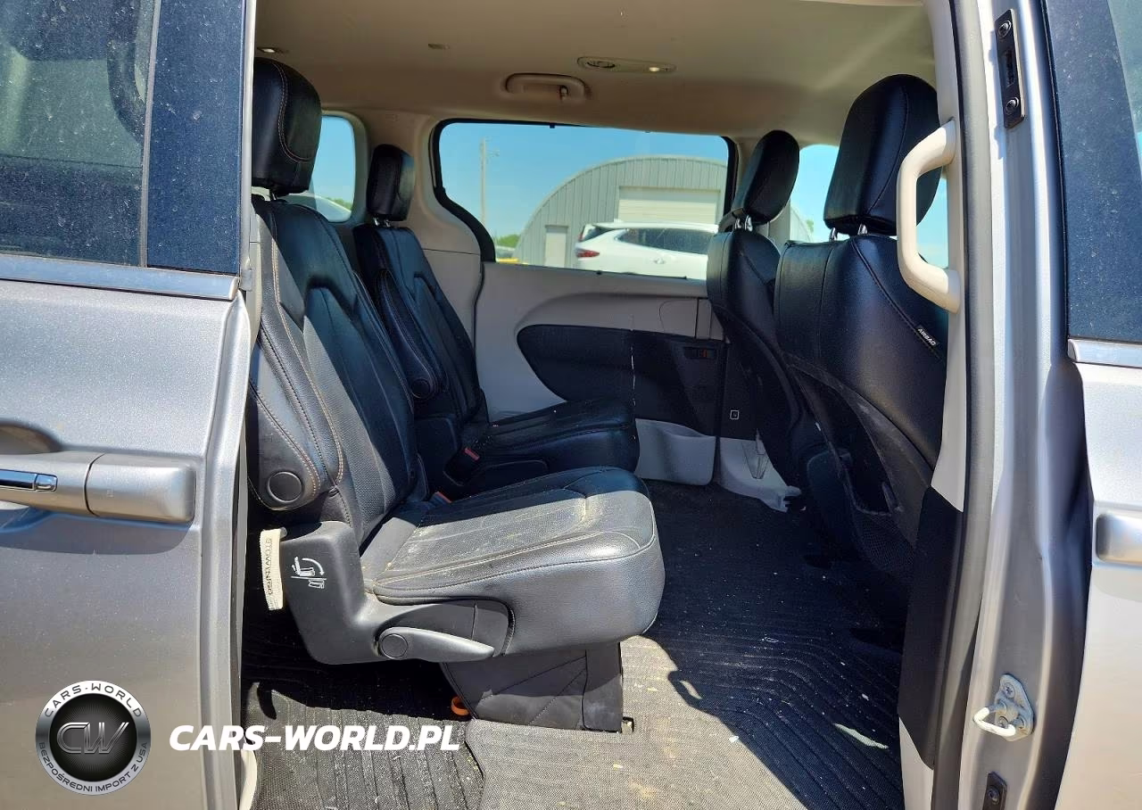 2020 Chrysler Pacifica Touring L VIN:2C4RC1BG0LR120311 - 11