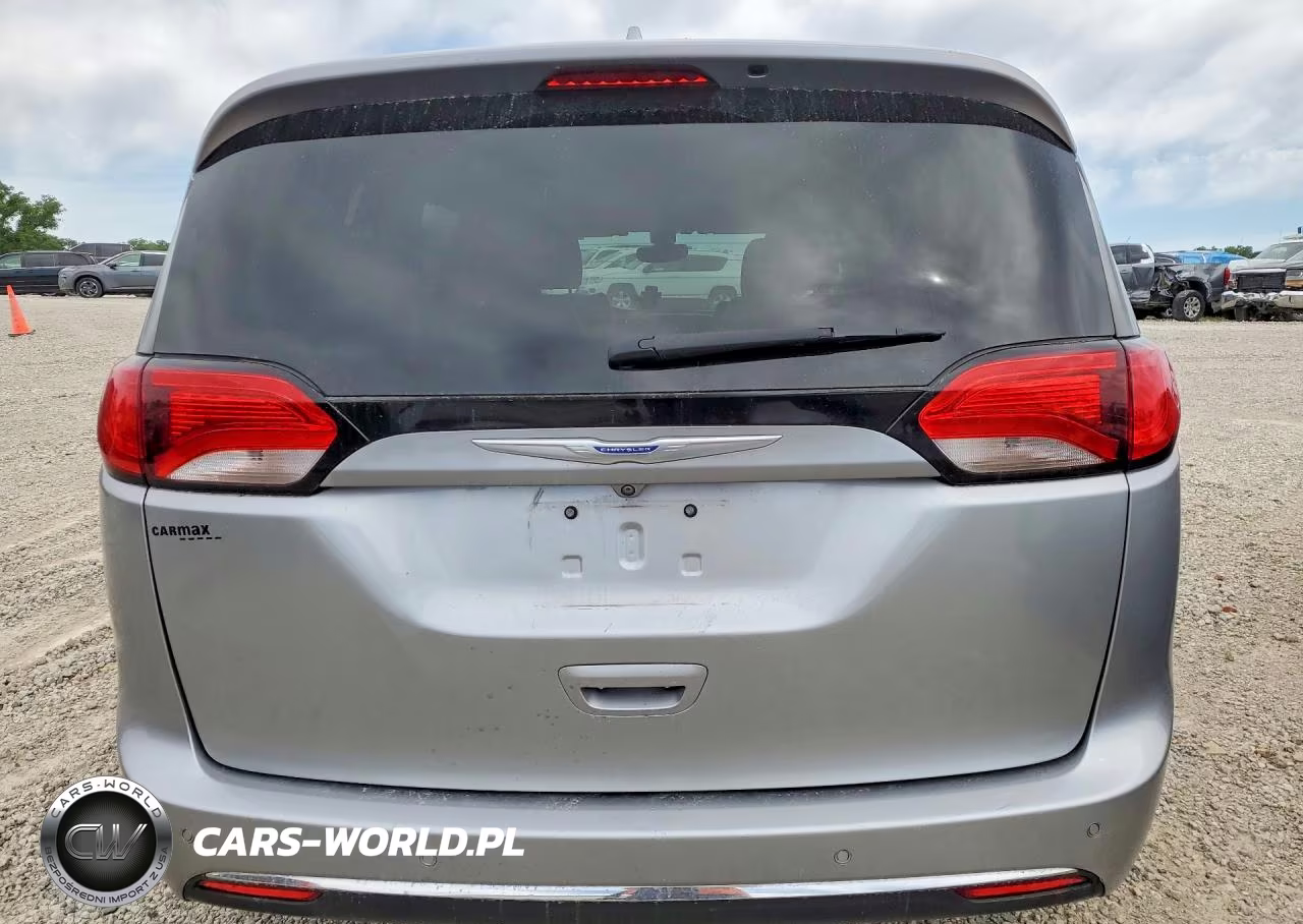2020 Chrysler Pacifica Touring L VIN:2C4RC1BG0LR120311 - 6