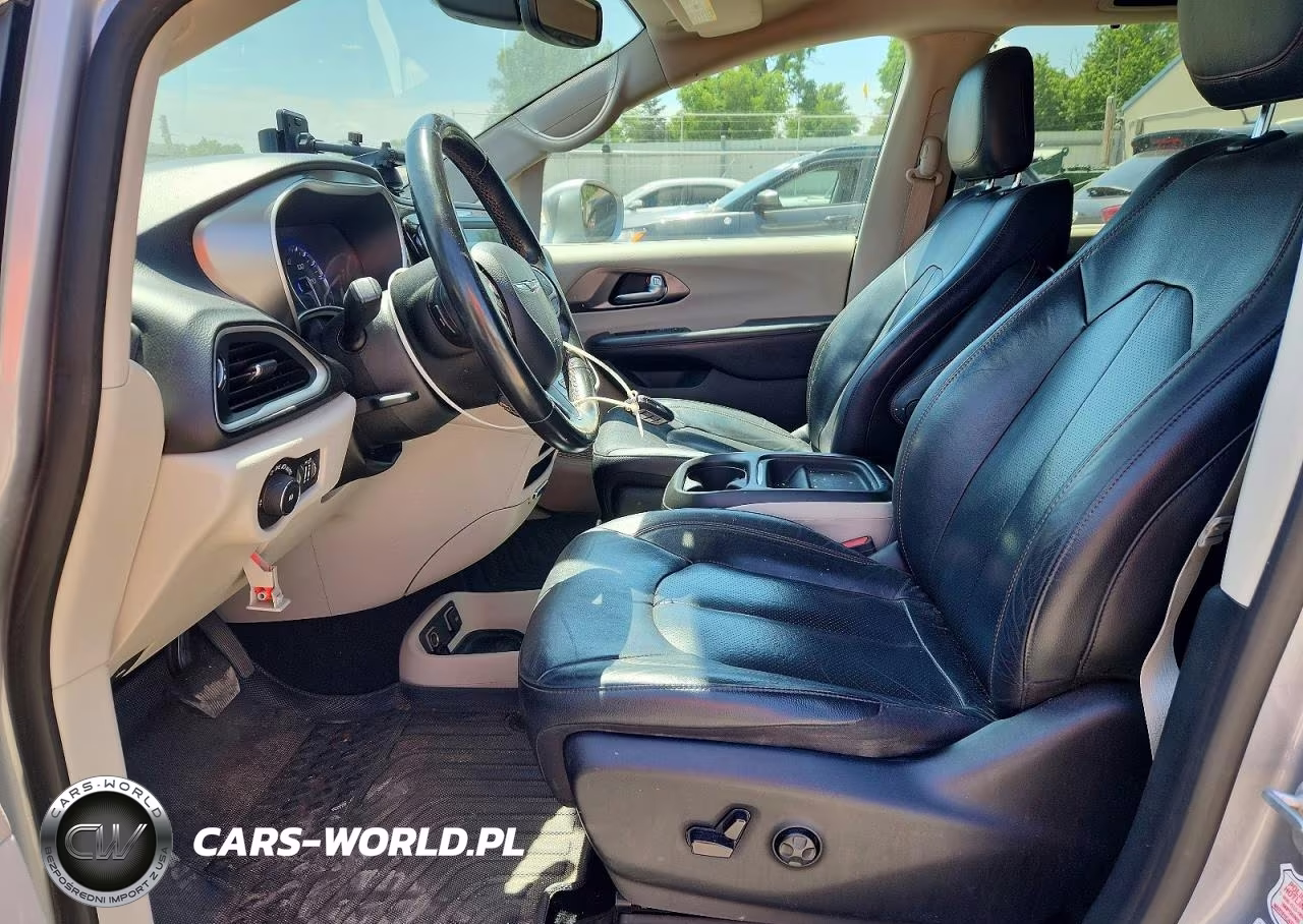 2020 Chrysler Pacifica Touring L VIN:2C4RC1BG0LR120311 - 7