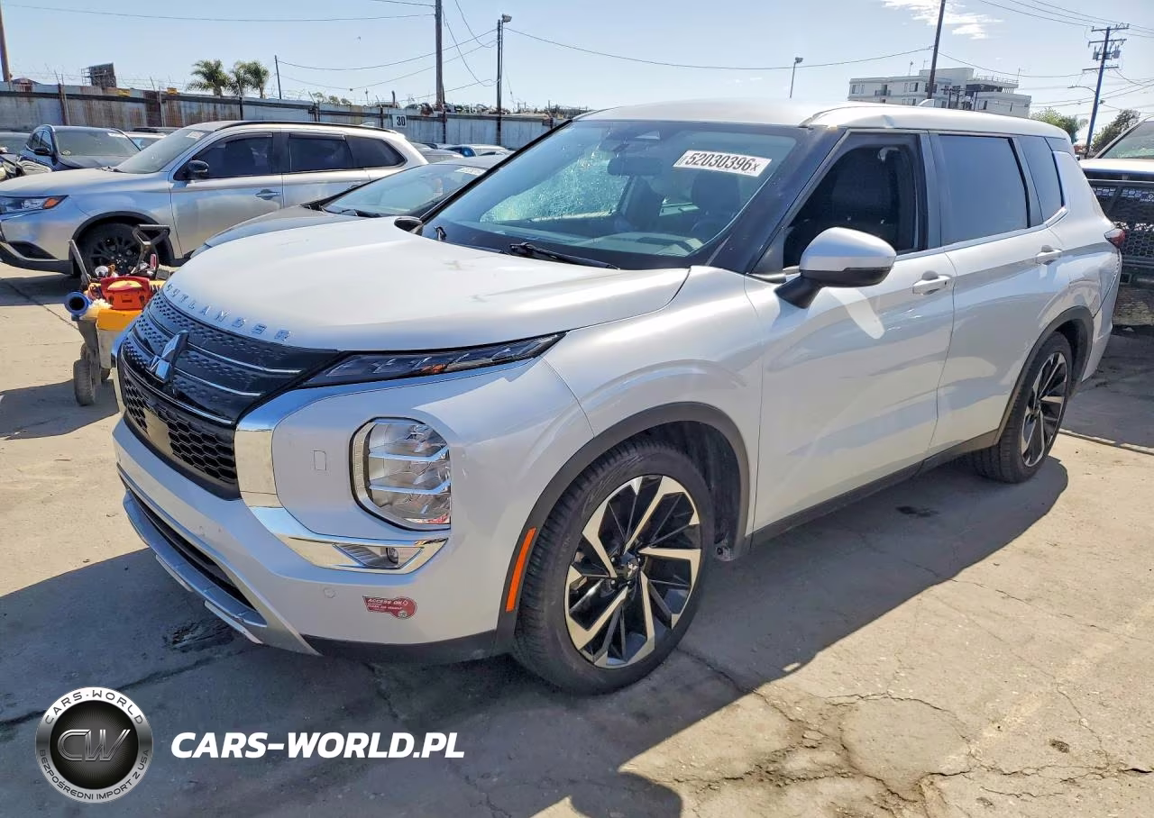 2023 Mitsubishi Outlander Se