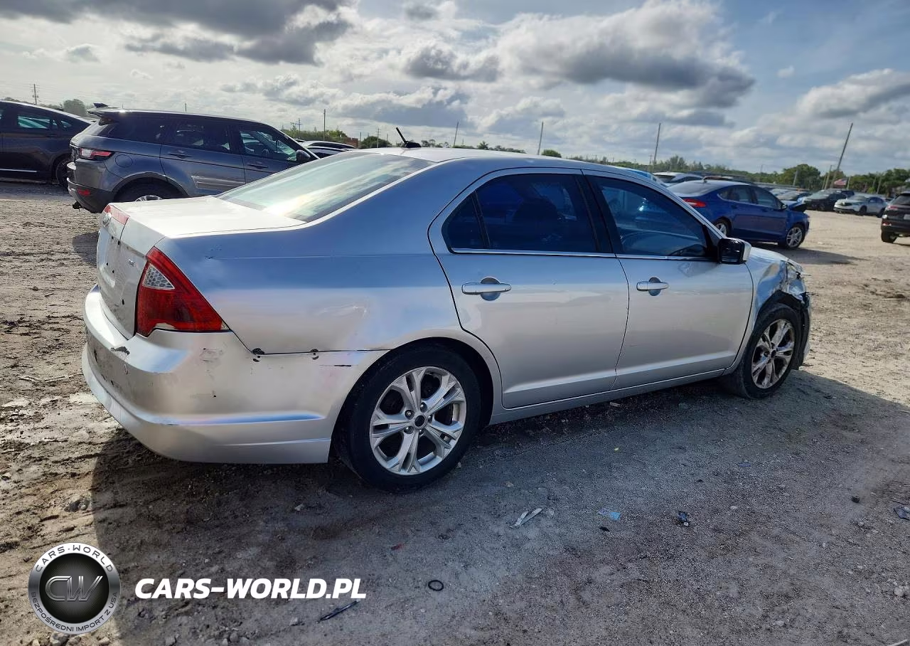 2012 Ford Fusion Se VIN:3FAHP0HA8CR145826 - 3