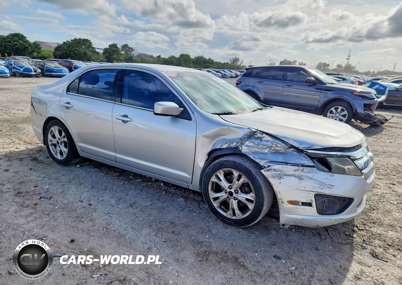2012 Ford Fusion Se VIN:3FAHP0HA8CR145826 - 4